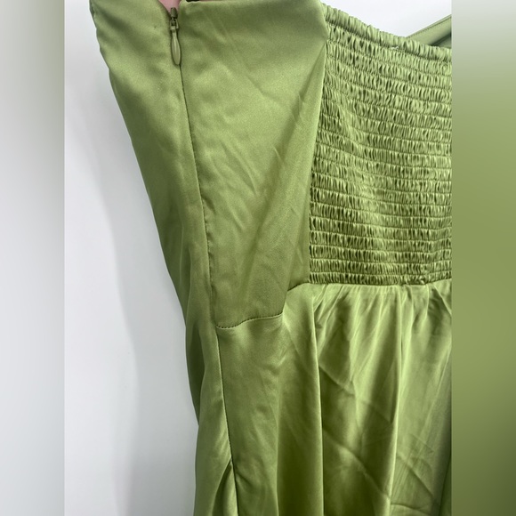 ASTR the label MARIELA green SATIN MIDI DRESS size medium - Picture 9 of 10